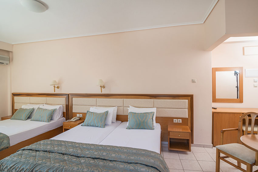 Hotel Regina Mare std soba triple 1.jpg