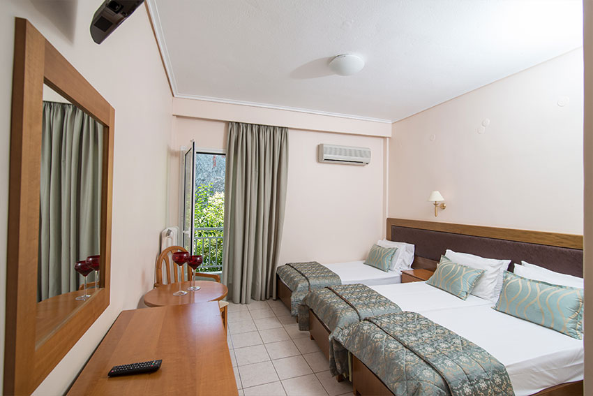 Hotel Regina Mare std soba triple.jpg