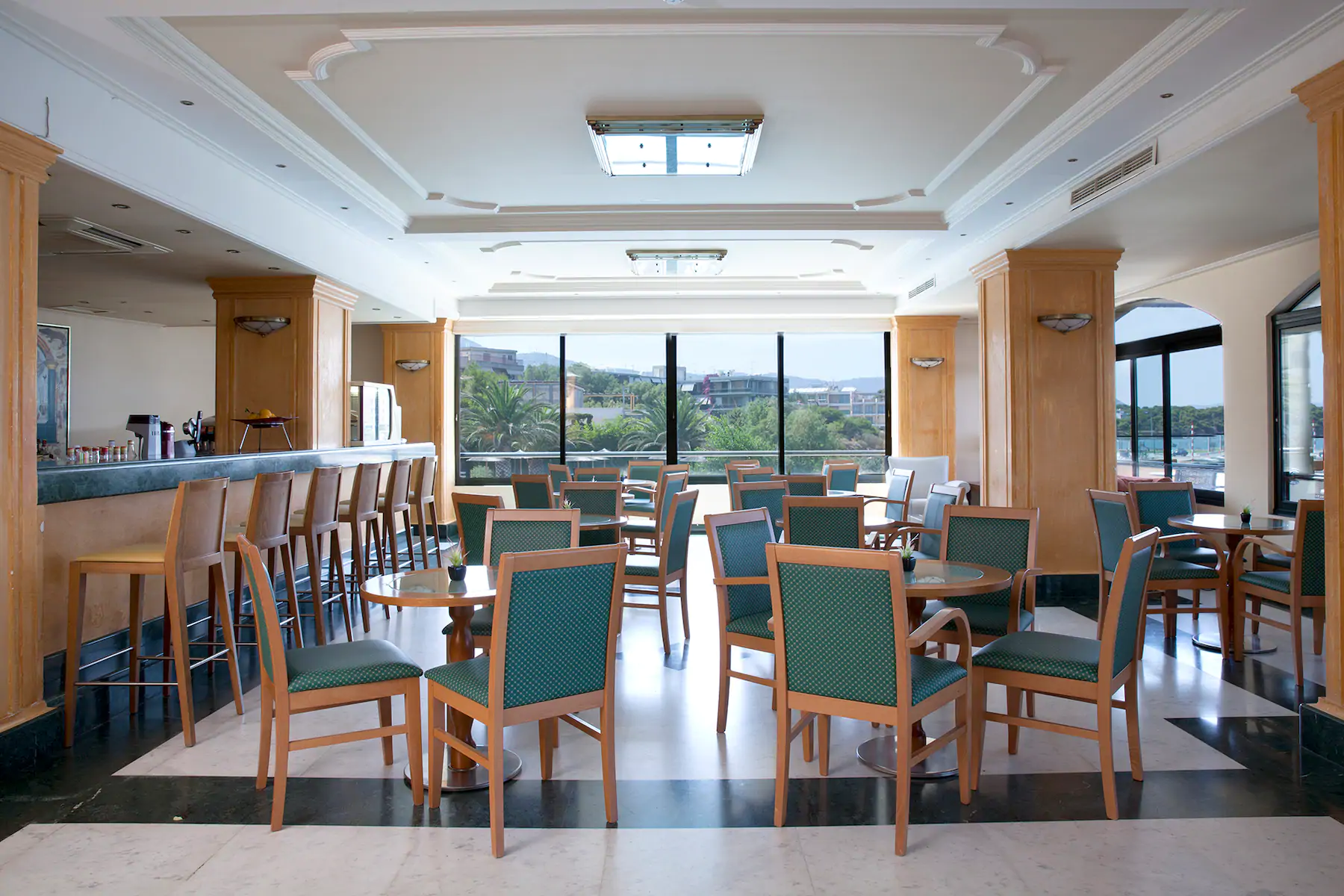 Hotel Ramada Attica Riviera bar.jpg