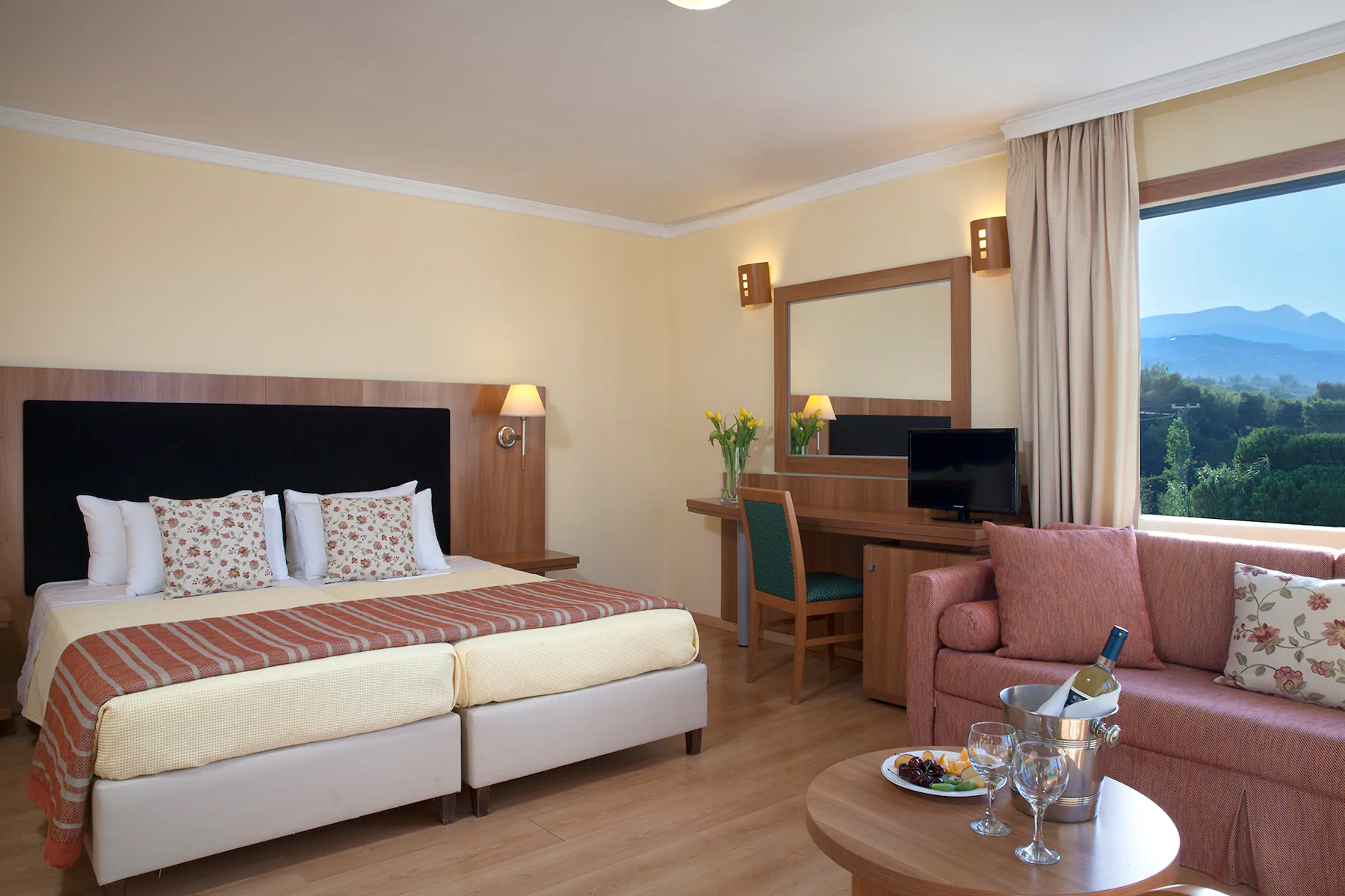 Hotel Ramada Attica Riviera premium soba 2.jpg