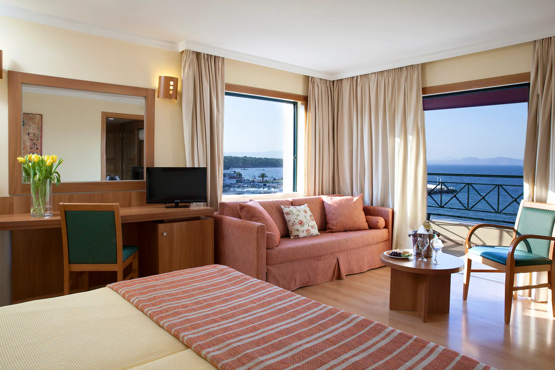 Hotel Ramada Attica Riviera premium soba pogled more.jpg