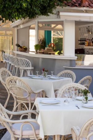 Hotel Princess Kefalonia bar.jpg