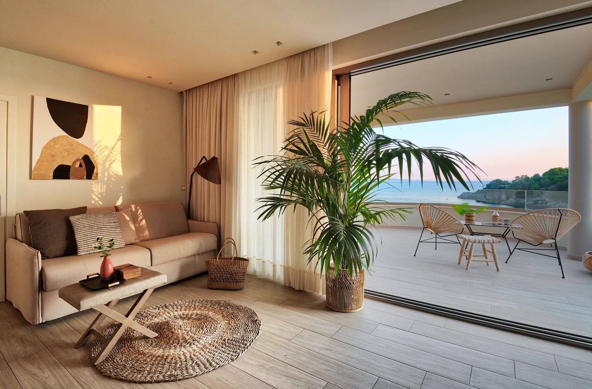 Prima Vista Boutique Hotel & Spa-Luxury Veranda Suite pogled more.jpg