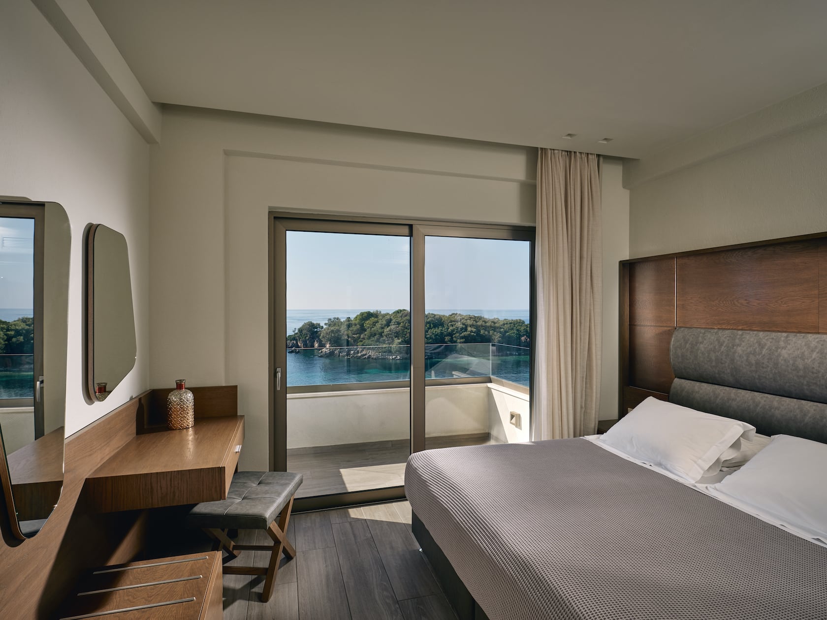 Prima Vista Boutique Hotel & Spa-Royal Grand Suite pogled more.jpg