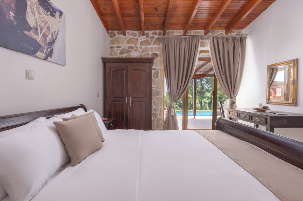Alia palace villa soba.jpg