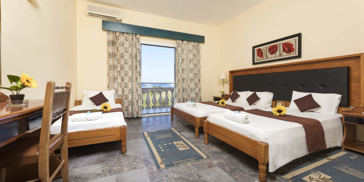 Hotel Potamaki Beach cetvorokrevetna soba.jpg