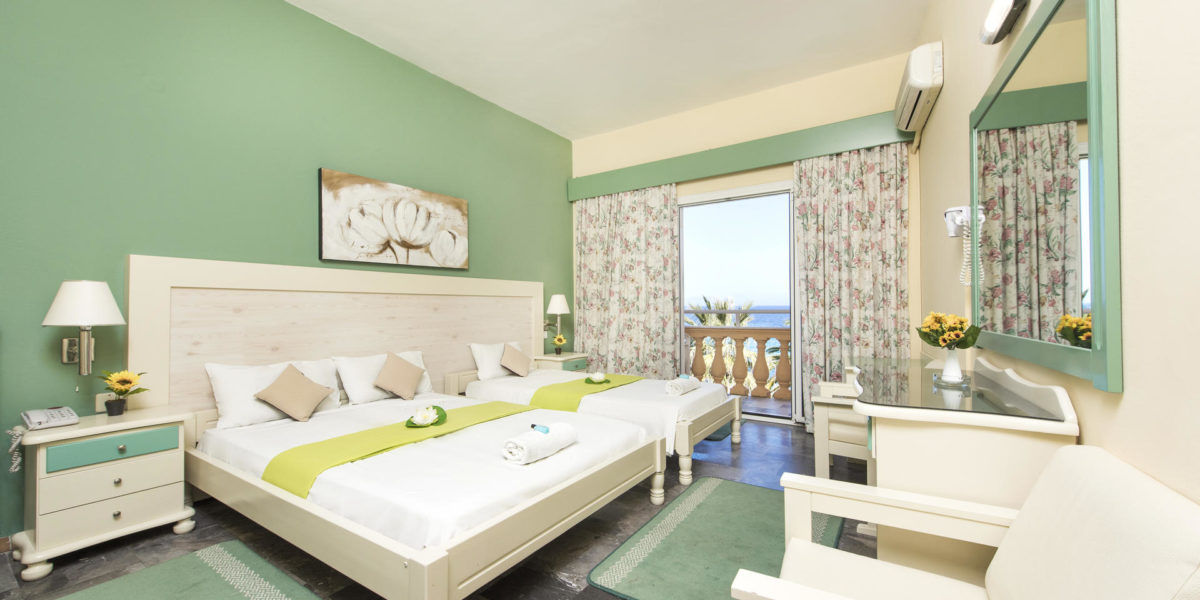 Hotel Preveza City triple soba 1.jpg