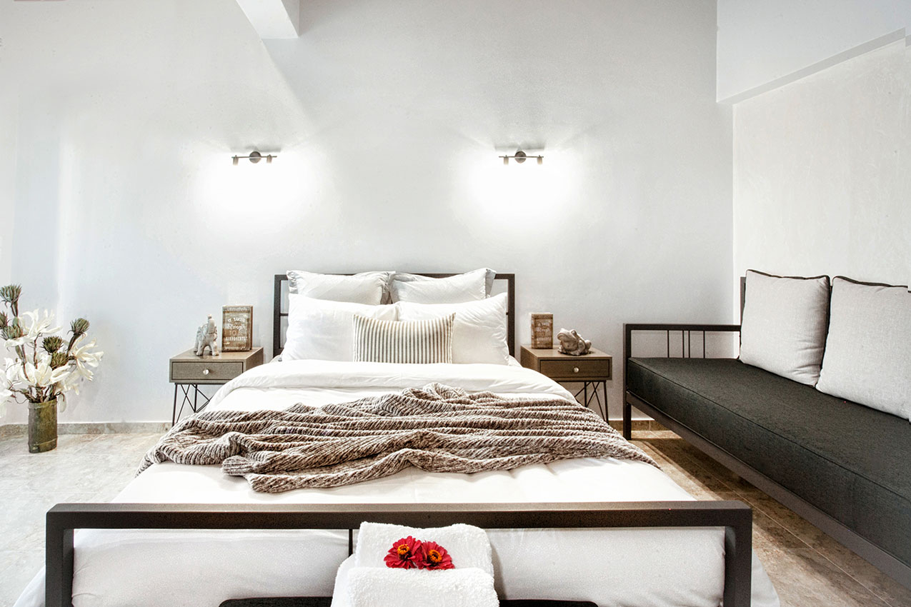 Poseidon Villas superior studio pogled grad 1.jpg