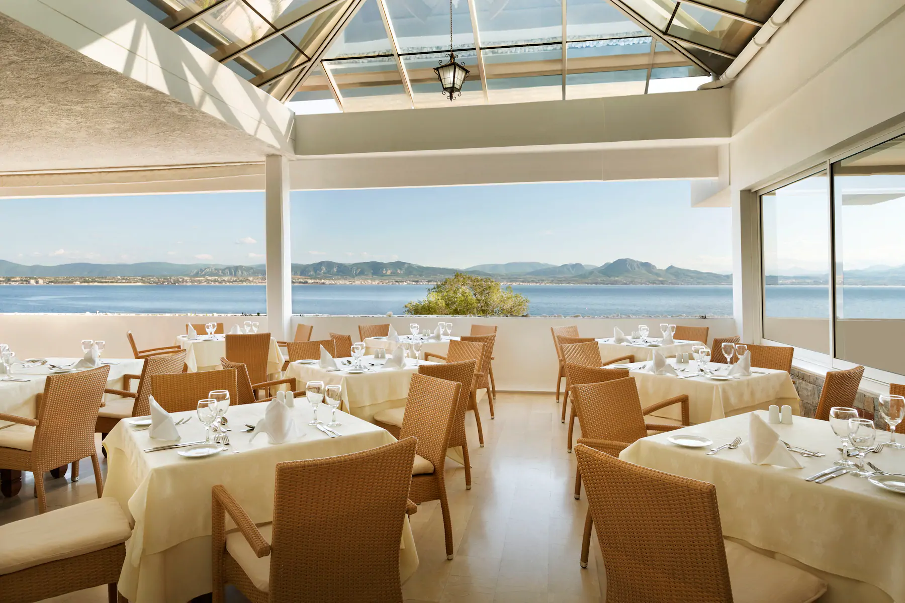 Poseidon Resort Loutraki restoran.jpg