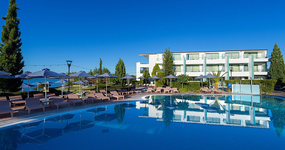 Hotel Poseidon Palace bazen 1.jpg