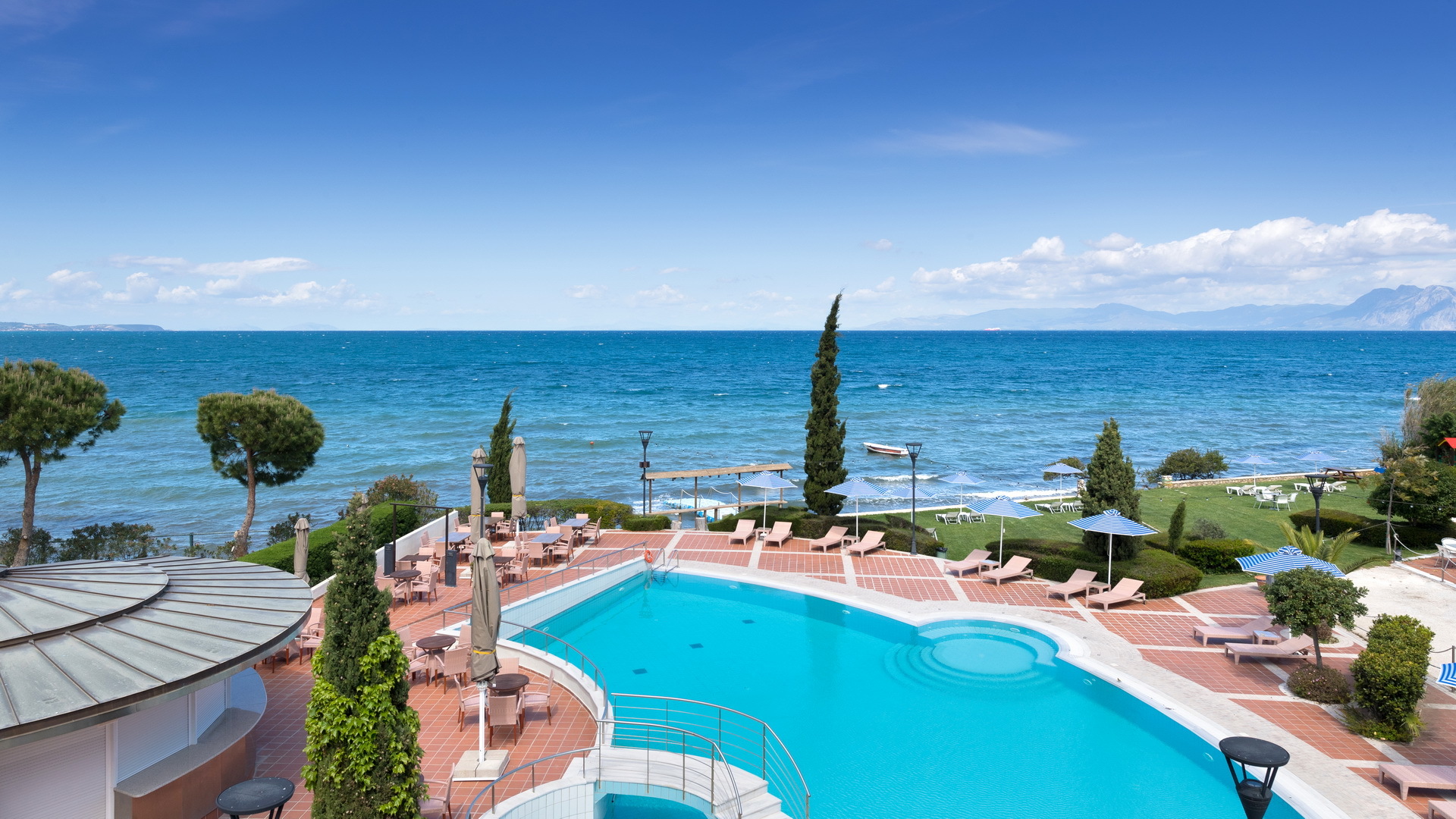 Hotel Poseidon Palace bazen.jpg