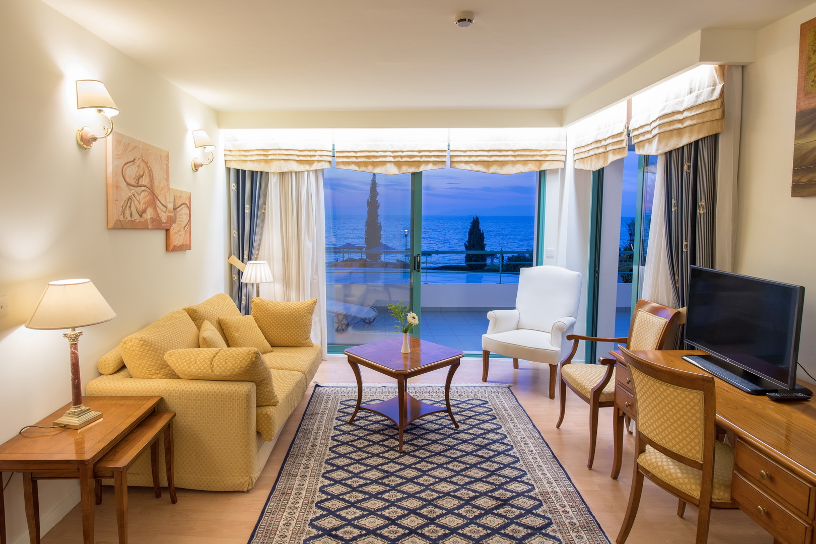 Hotel Poseidon Palace executive suite 1.jpg