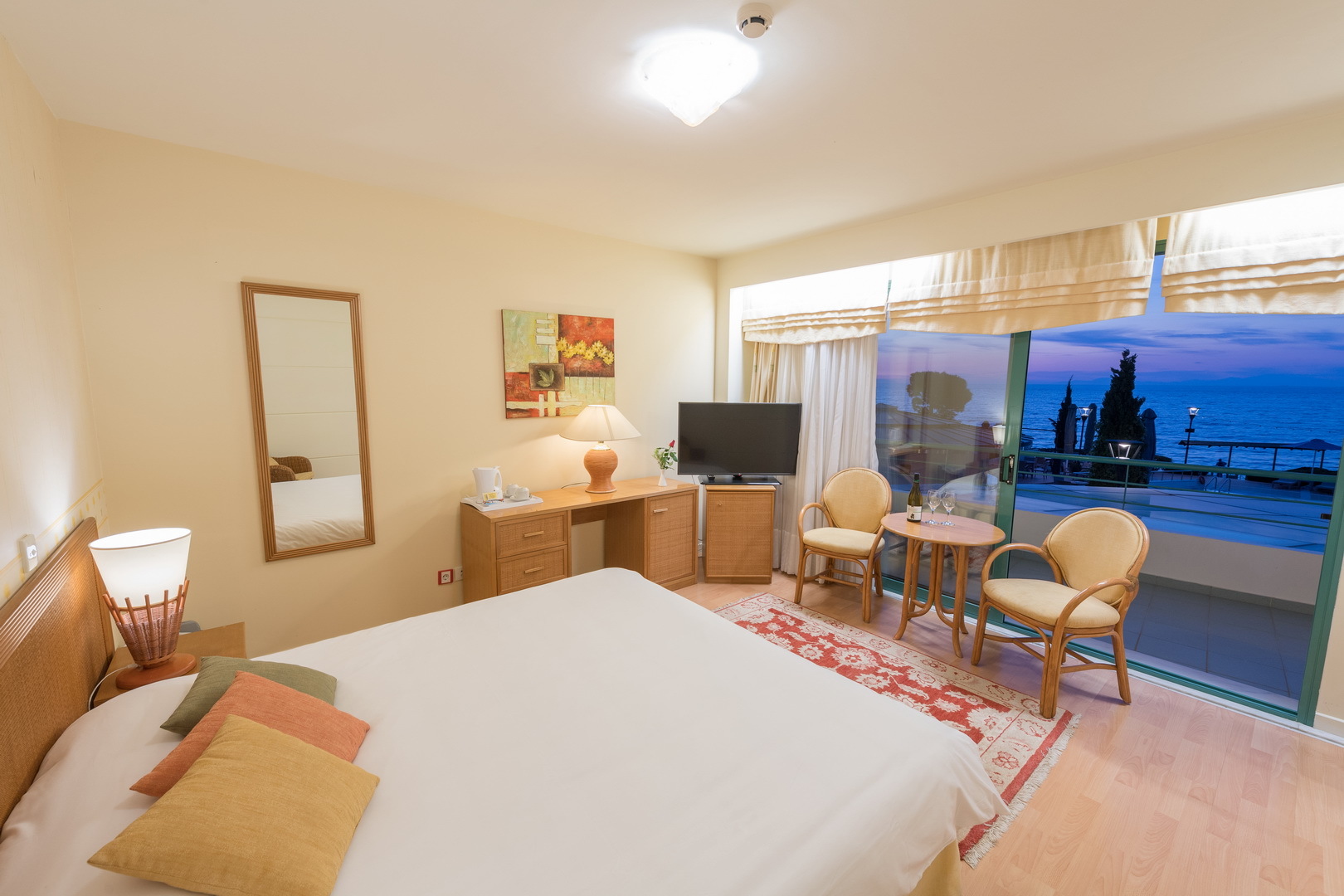 Hotel Poseidon Palace junior suite.jpg