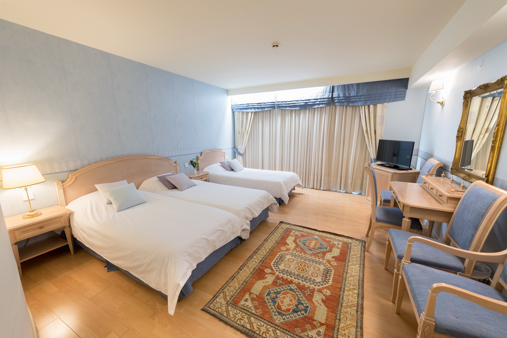 Hotel Poseidon Palace std triple soba 1.jpg