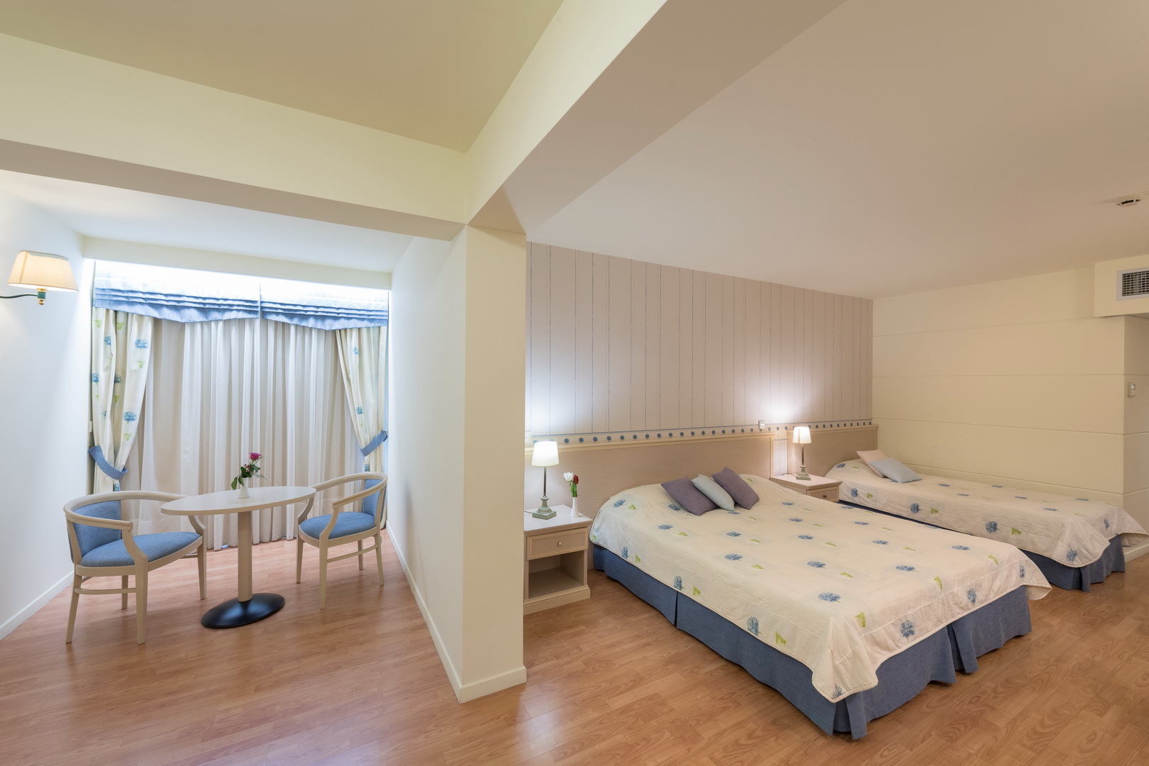 Hotel Poseidon Palace std triple soba.jpg