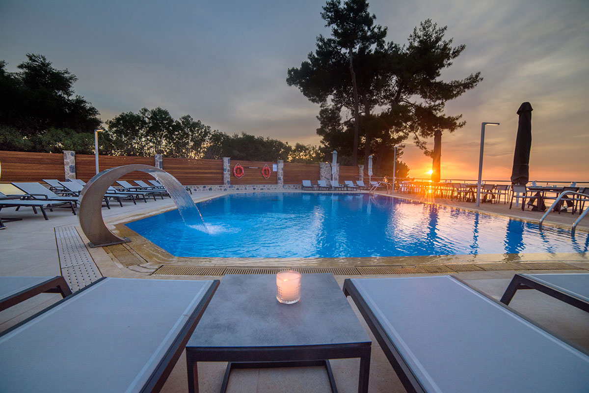 Poseidon hotel bazen 1.jpg