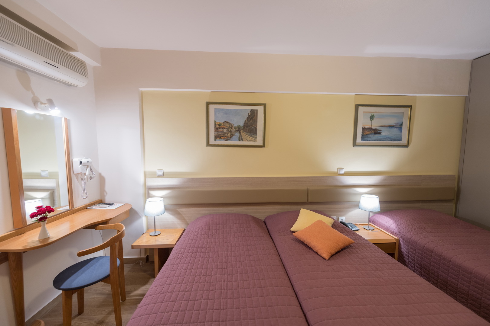 Poseidon hotel porodicna soba 1.jpg