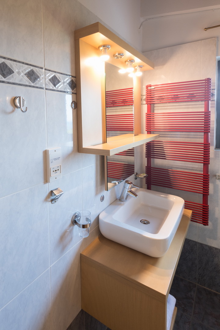 Poseidon hotel std soba kupatilo.jpg