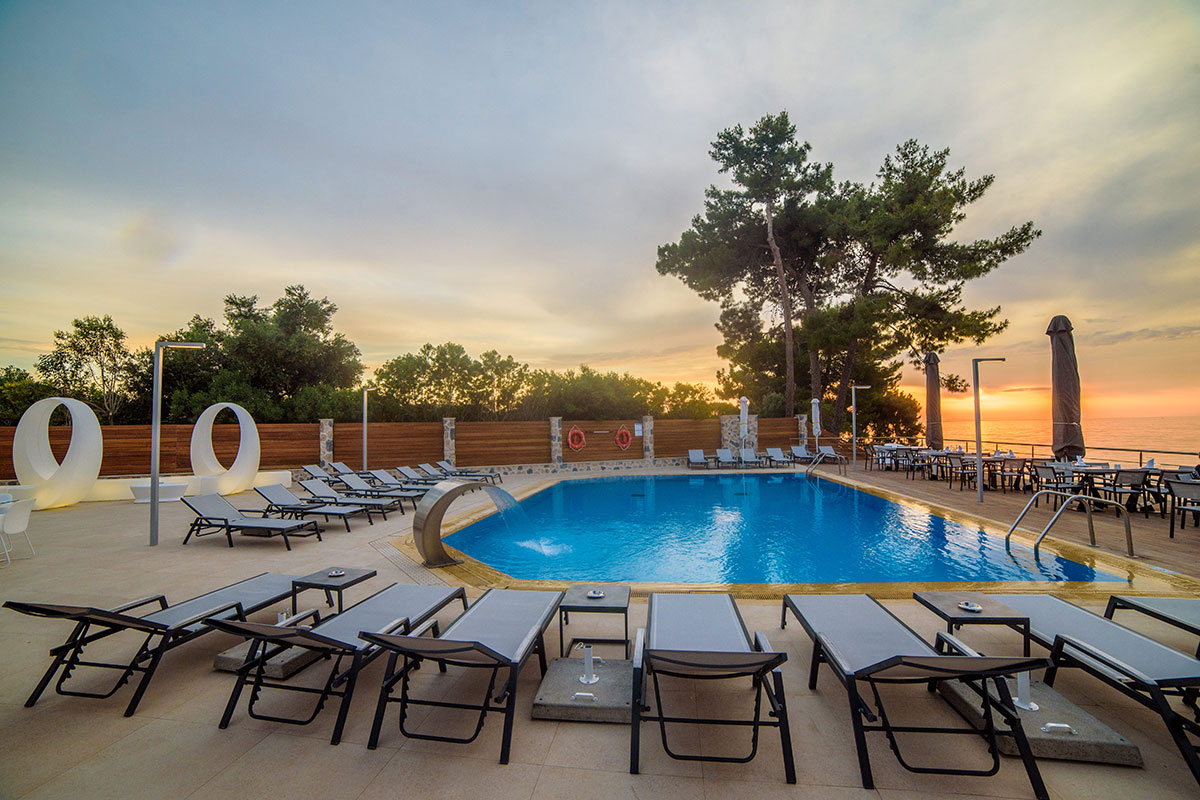 poseidon hotel bazen 2.jpg