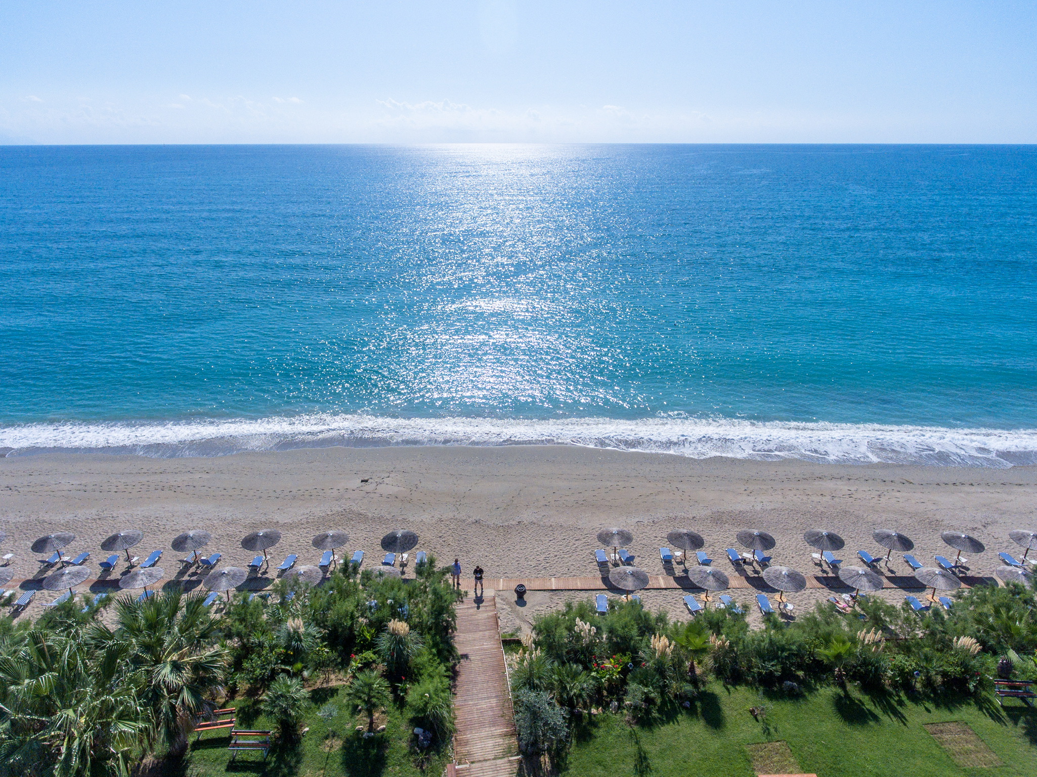 Poseidon Beach Hotel Preveza-Plaza.jpg