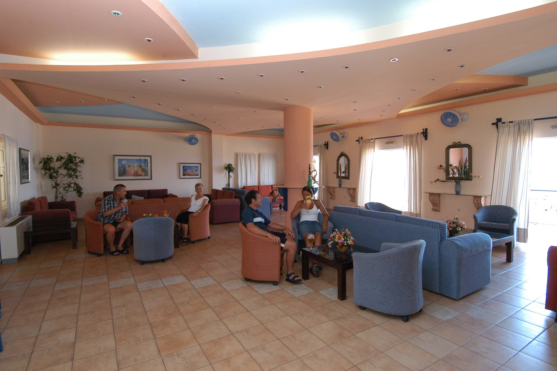 Hotel Porto Skala-Lobby.jpg