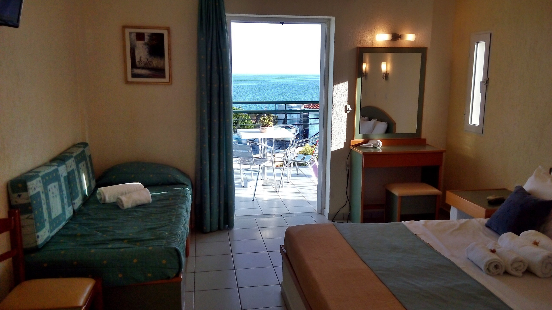 Hotel Porto Skala-Trokrevetna soba.jpg