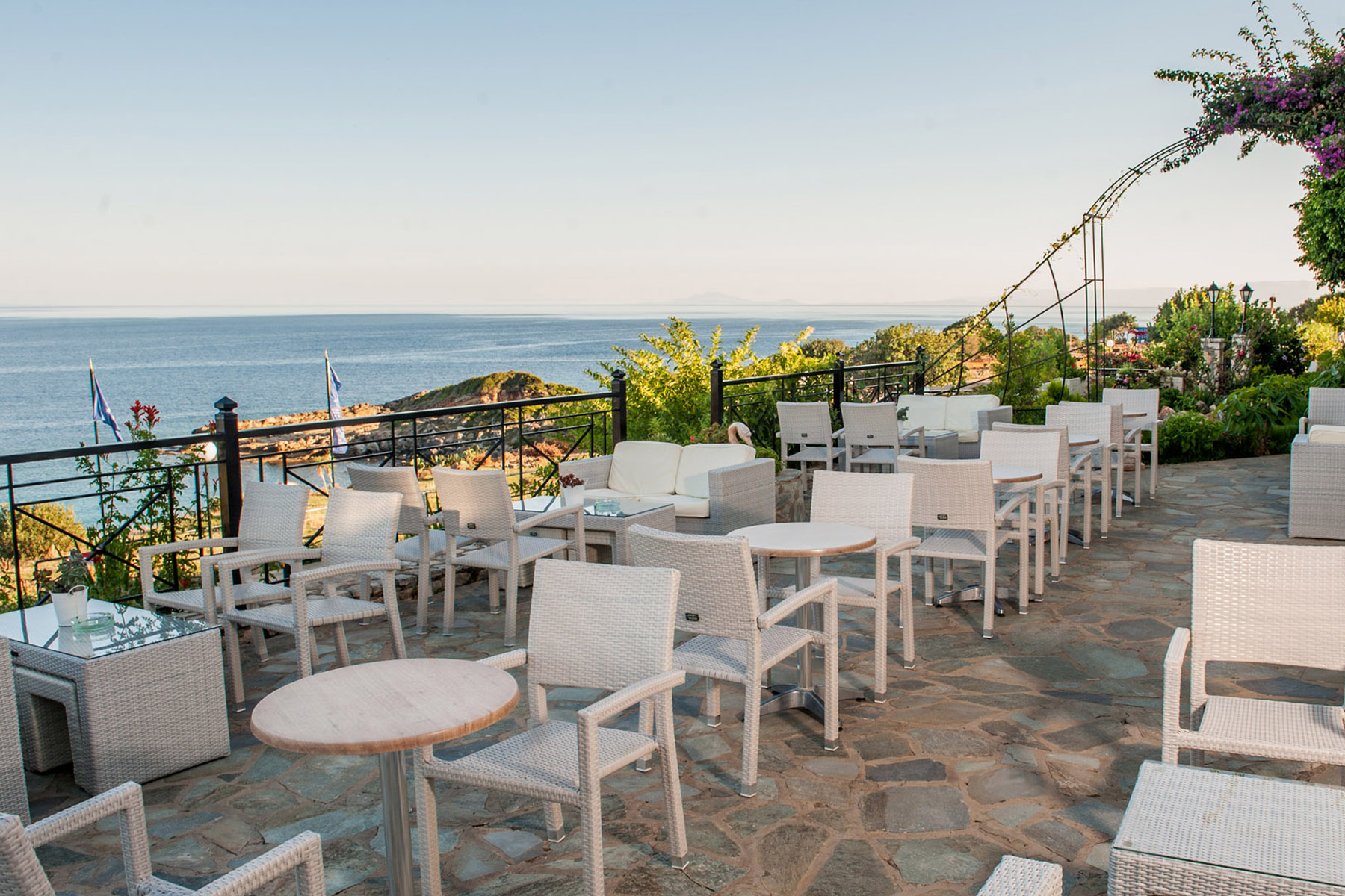 Porto Skala Hotel-Terasa bara.jpg