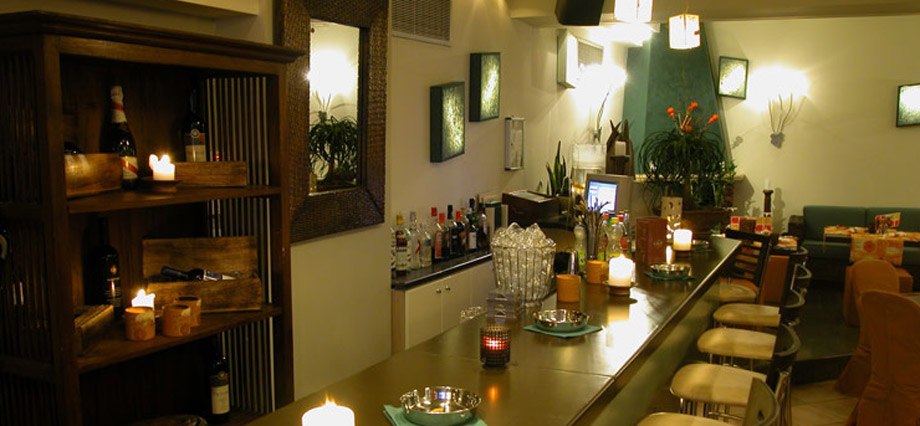 Hotel Porto Del Sol bar.jpg