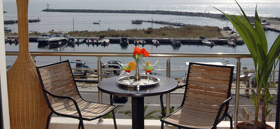 Hotel Porto Del Sol terasa.jpg