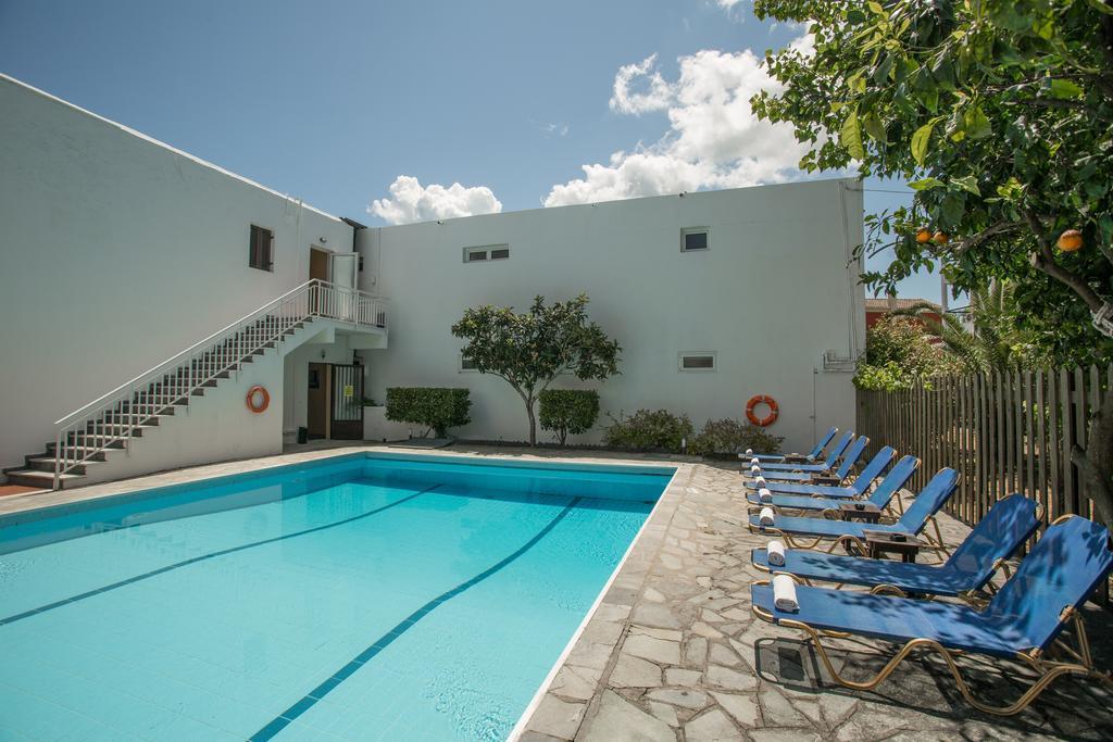 Hotel Popi Star bazen.jpg