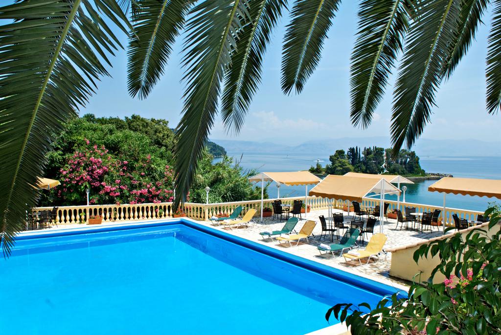 Hotel Pontikonisi bazen.jpg