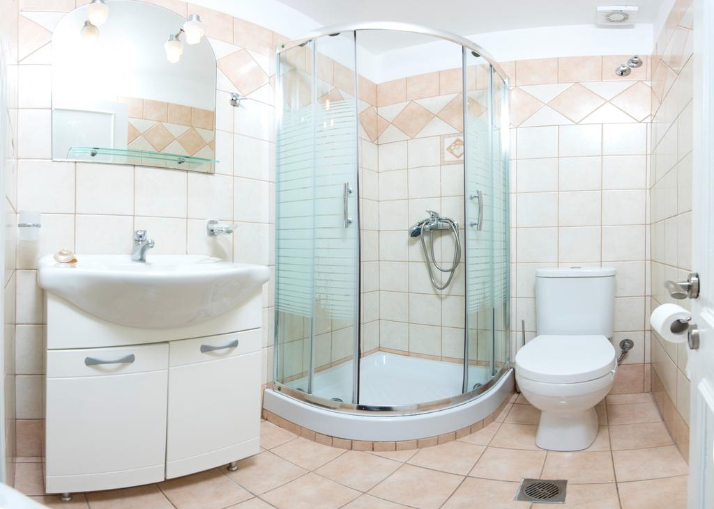 Hotel Pontikonisi kupatilo.jpg