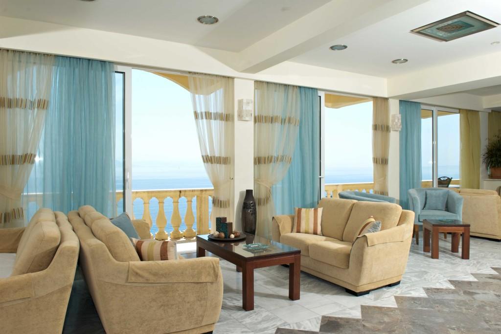Hotel Pontikonisi lobi.jpg