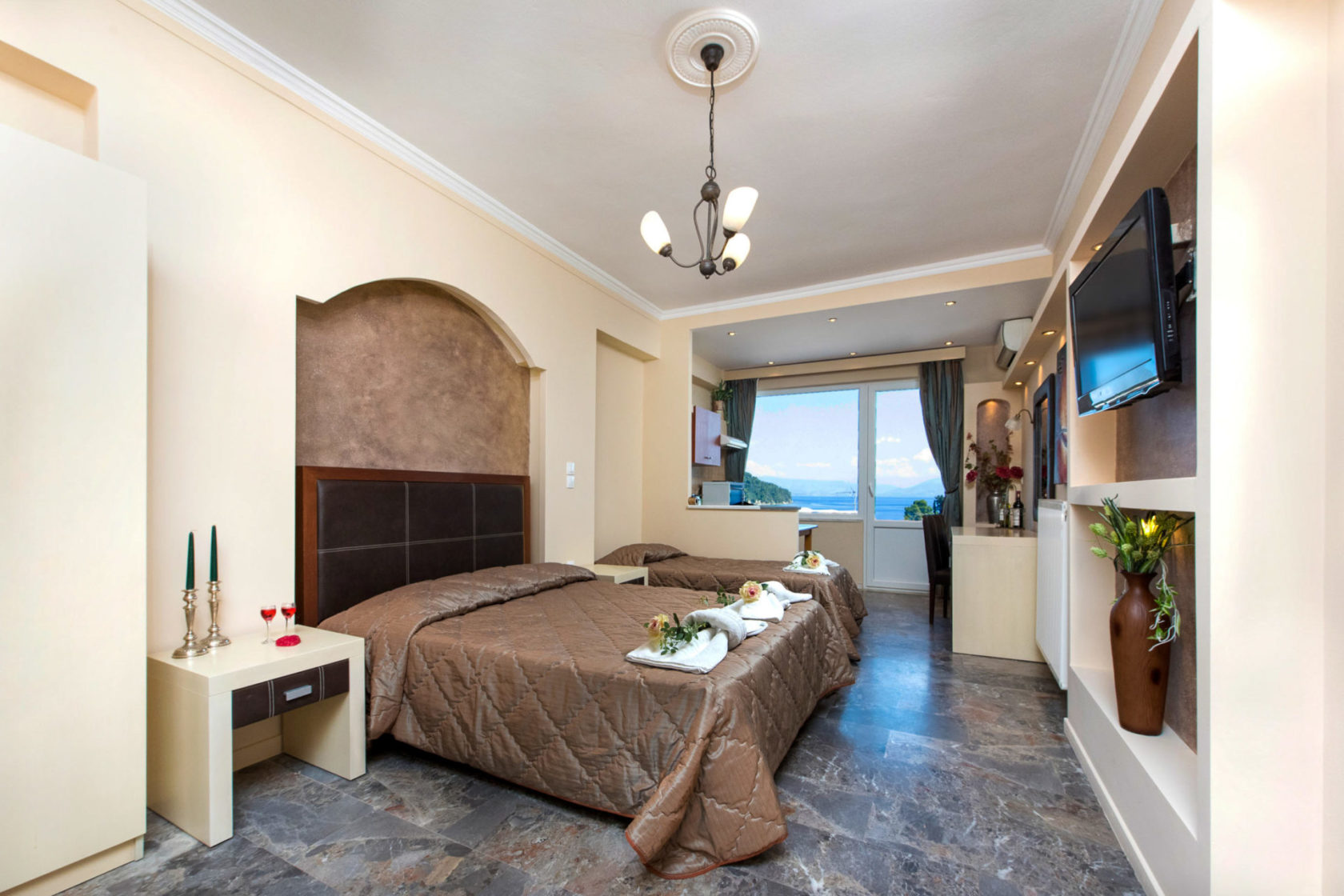 Hotel Pontikonisi porodicna soba.jpg