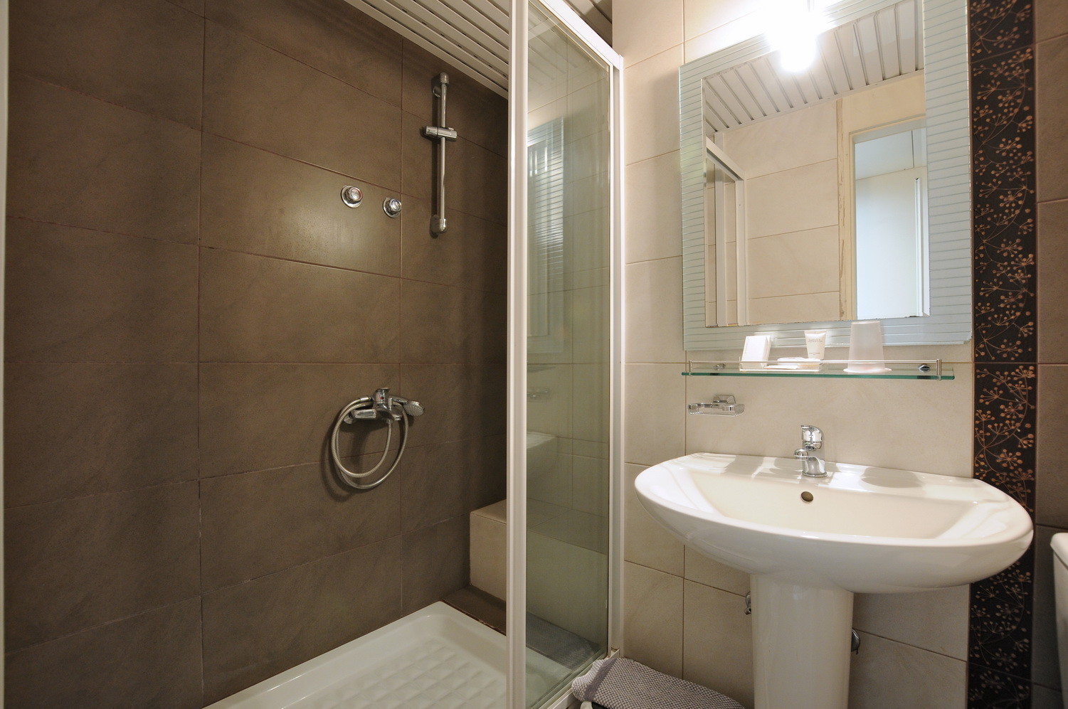 Hotel ABC bathroom.jpg