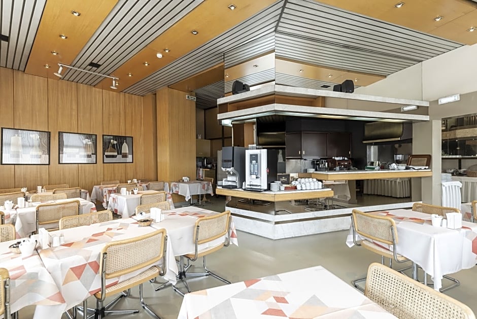 Hotel ABC restourant.jpg