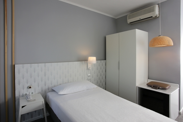 Hotel AbC single room 1.jpg