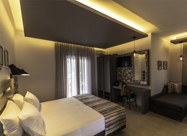 Hotel Aliston superior studio.jpg