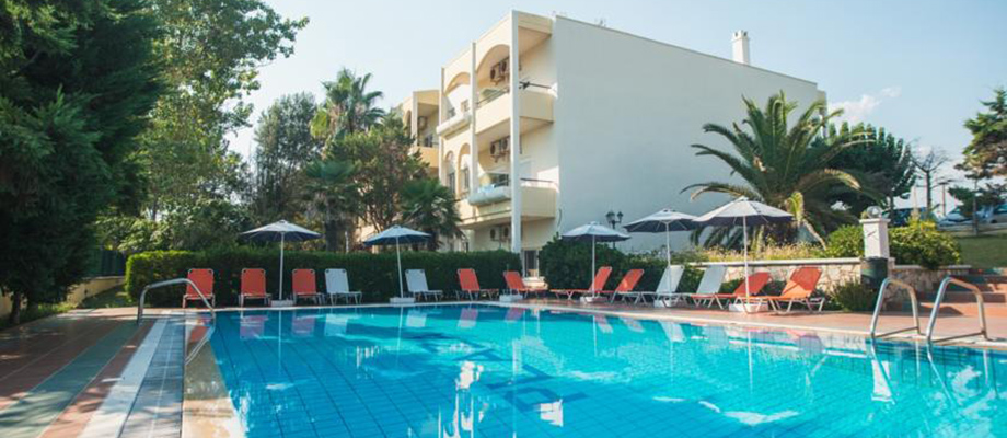Hotel Plaza bazen.jpg