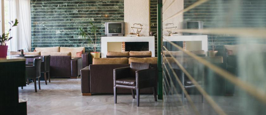 Hotel Plaza lobi.jpg