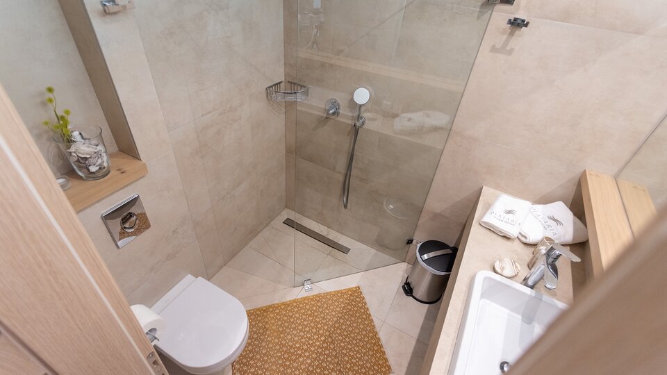 Plataria Sea Side Resort - kupatilo.jpg