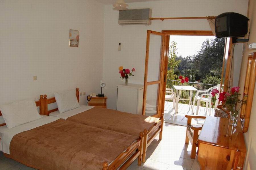 Hotel Petit Village std soba twin.jpg
