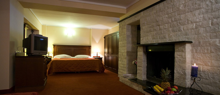 Hotel PErea soba 1.jpg