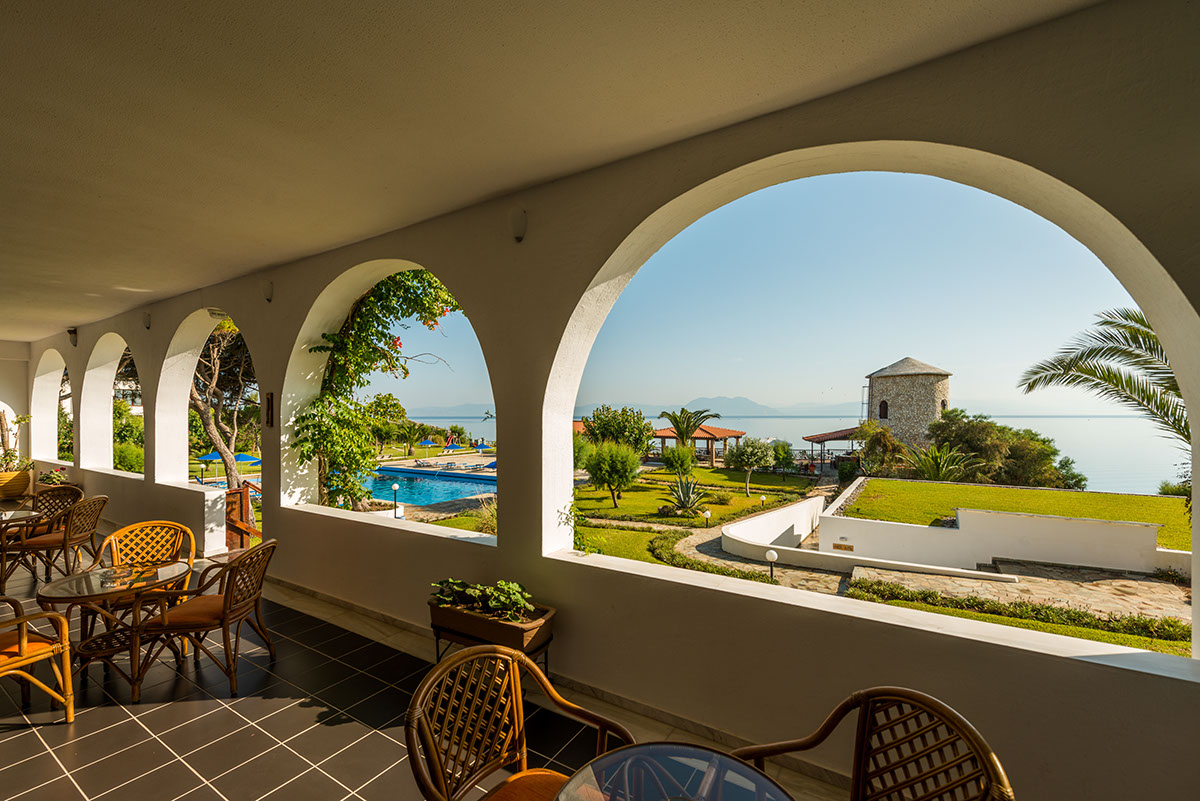 Hotel Pavlina Beach bar napolju.jpg