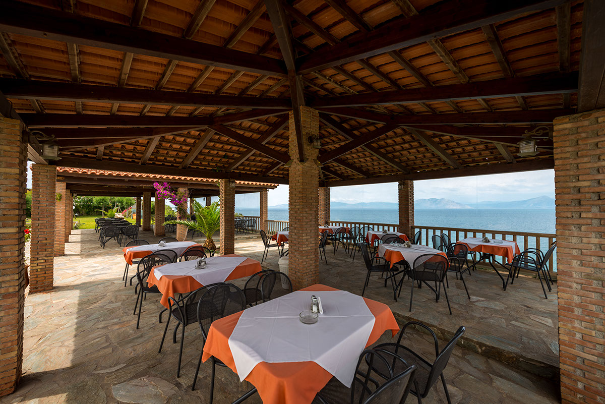 Hotel Pavlina Beach restoran napolju 1.jpg