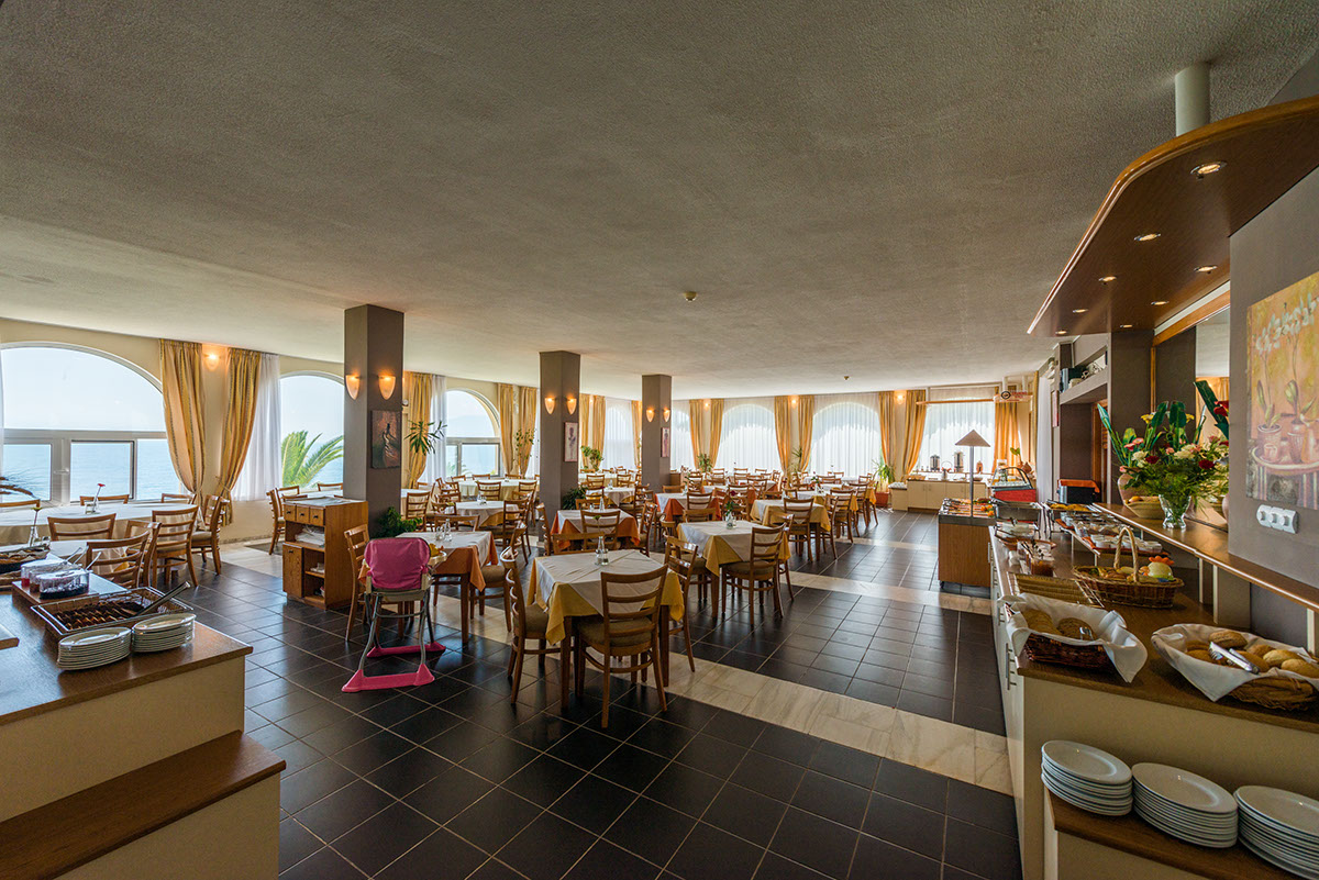 Hotel Pavlina Beach restoran.jpg