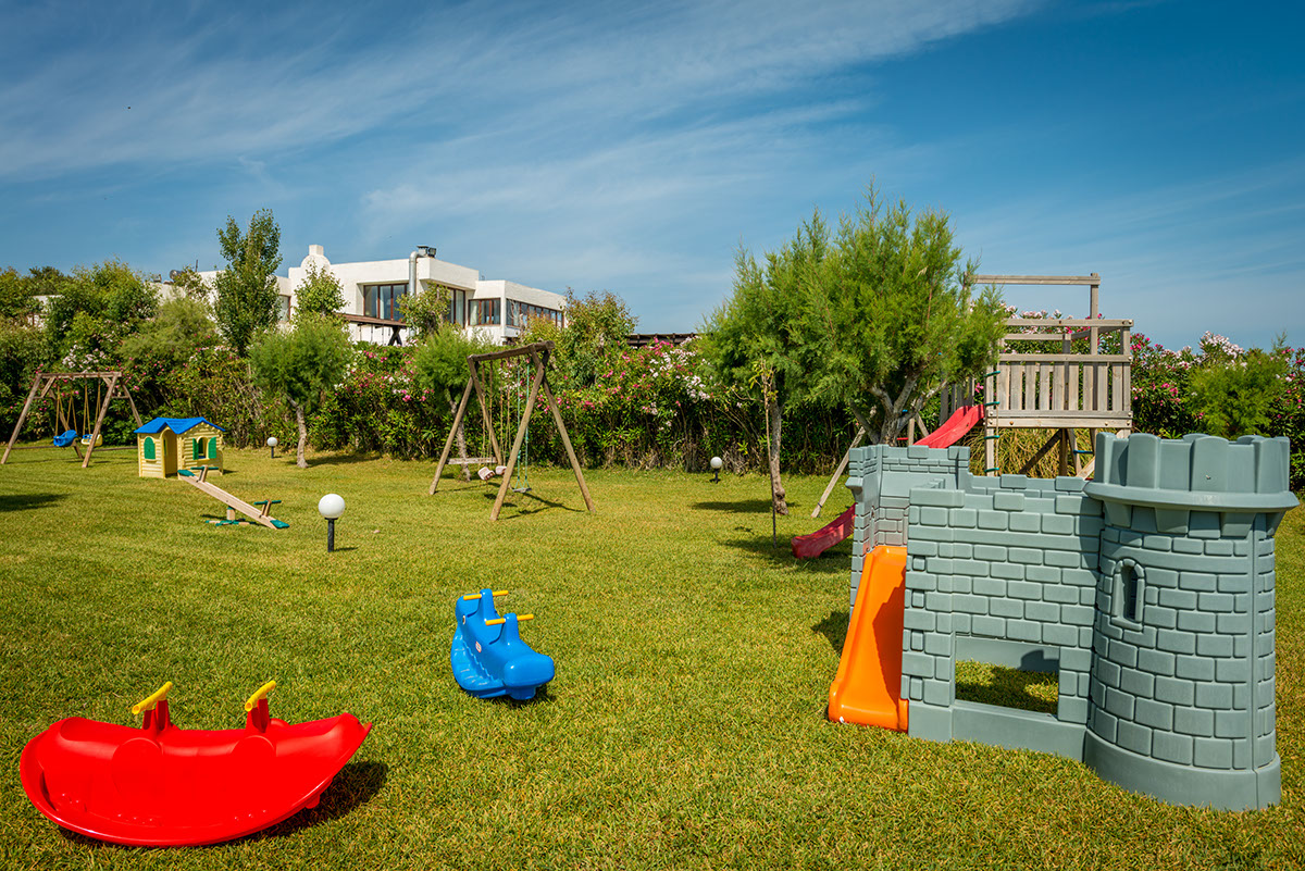 Hotel pavlina Beach decije igraliste.jpg