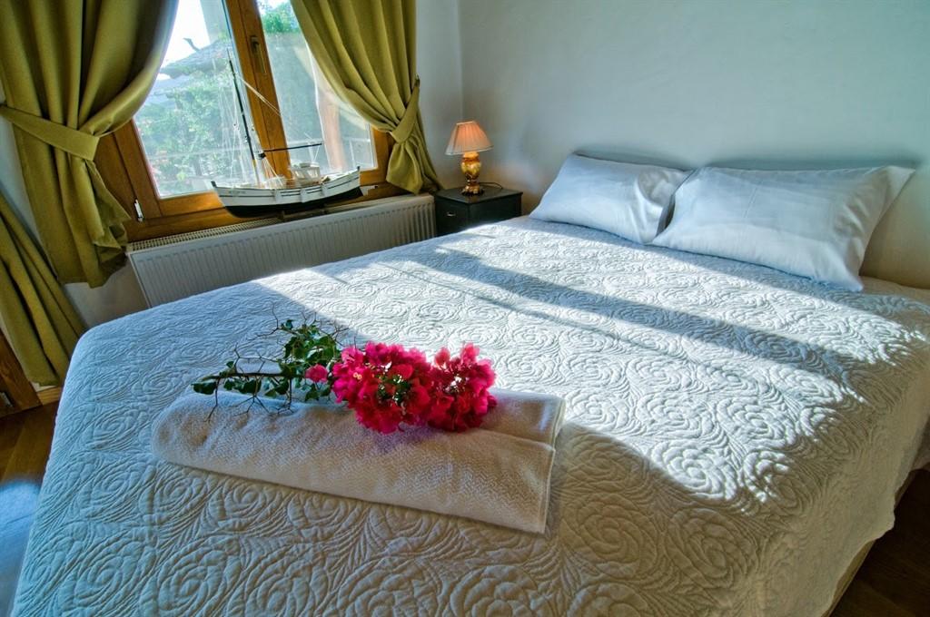 Hotel Alkifron apartment 1.jpg