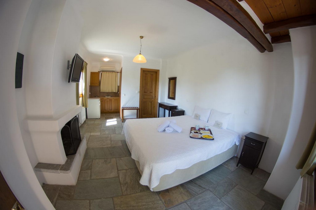 Hotel Alkifron double room 2.jpg