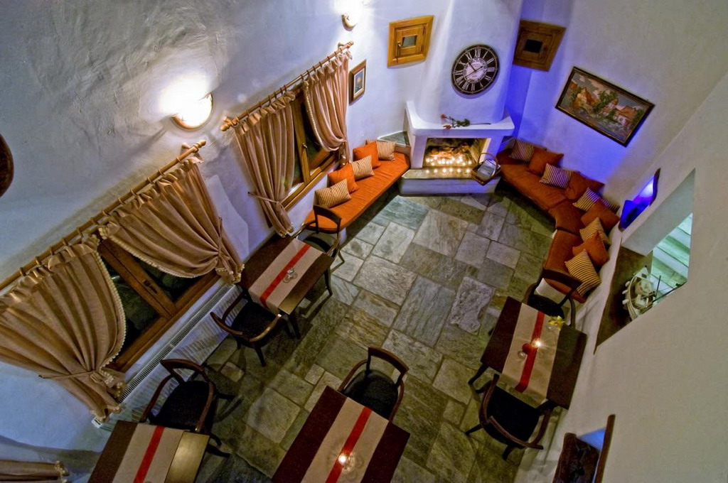 Hotel Alkifron lobby 1.jpg